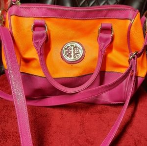 Beatiful  two colors purse.